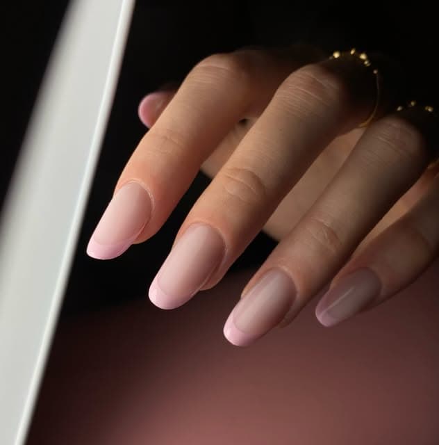 Unghie rosa naturale